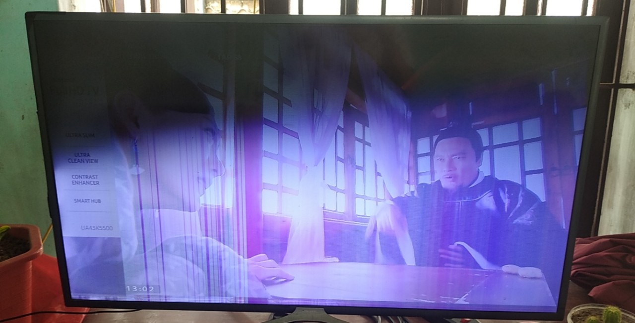 Màn Hình Tivi LG Bị Loang Màu