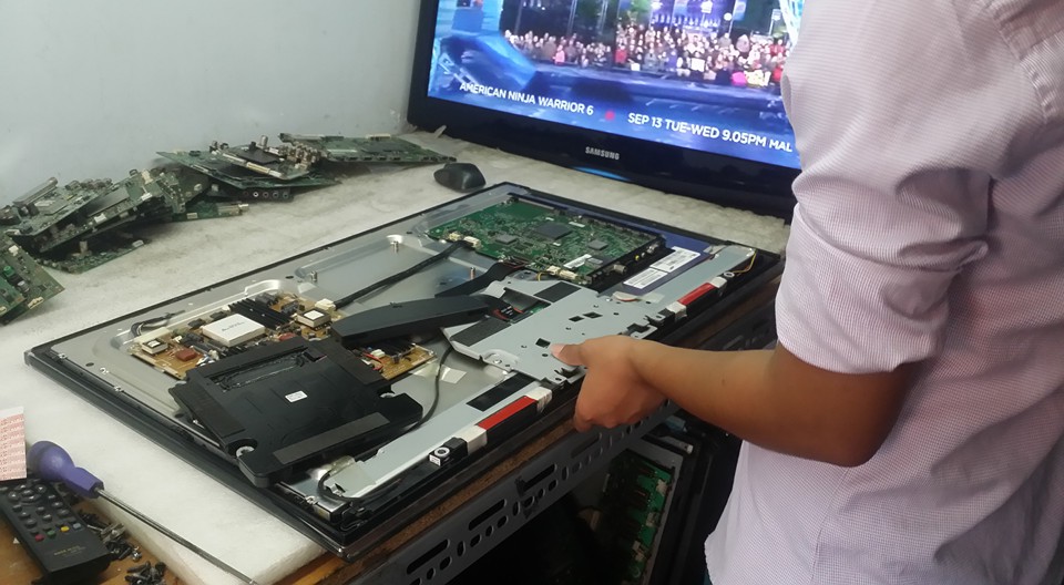 Sửa Bo Mạch Tivi Giá Bao Nhiêu? Sửa Bo Mạch Tivi Giá Bao Nhiêu?