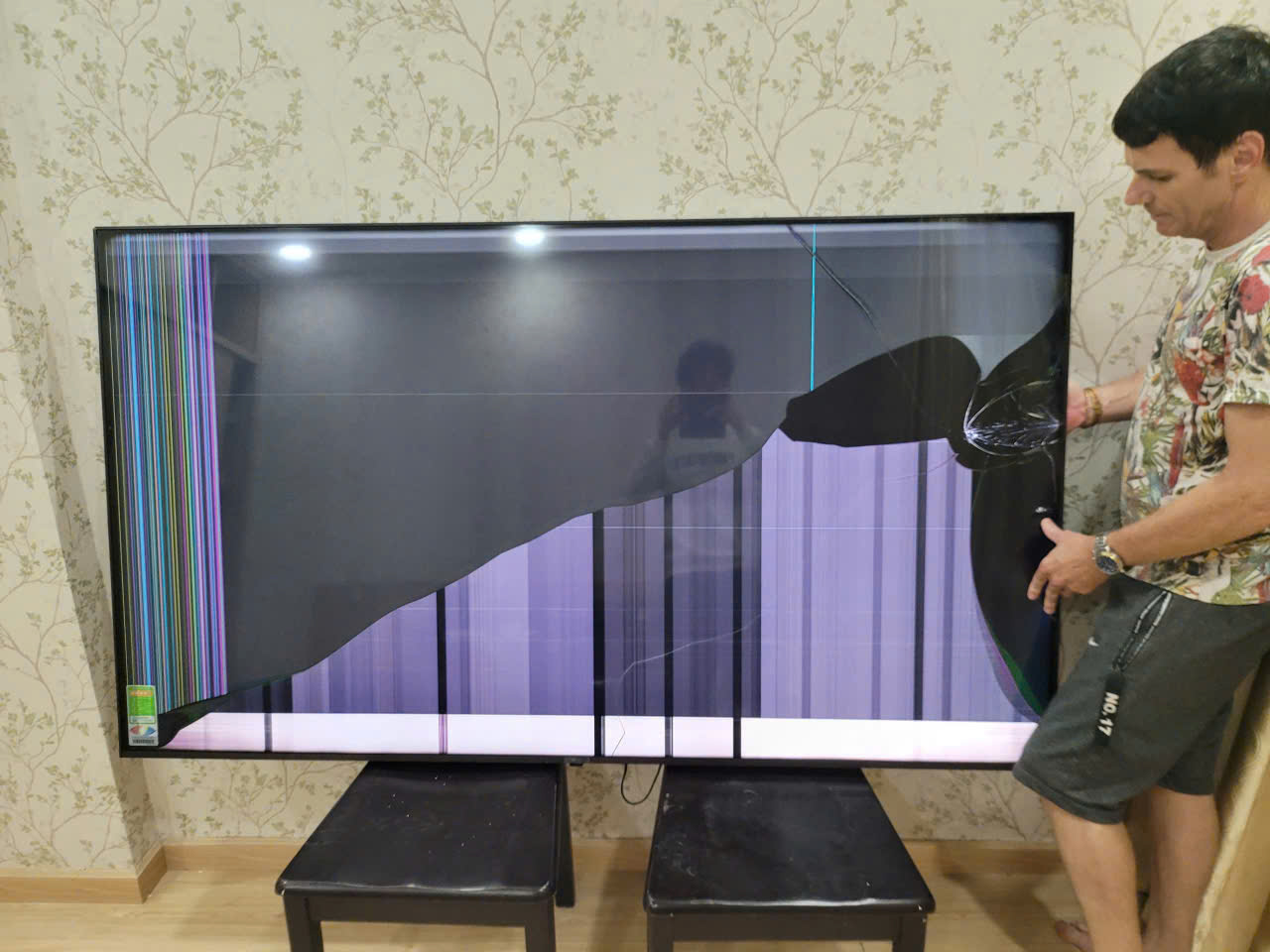 Thay Màn Hình Tivi Asanzo 43 Inch Giá Bao Nhiêu?