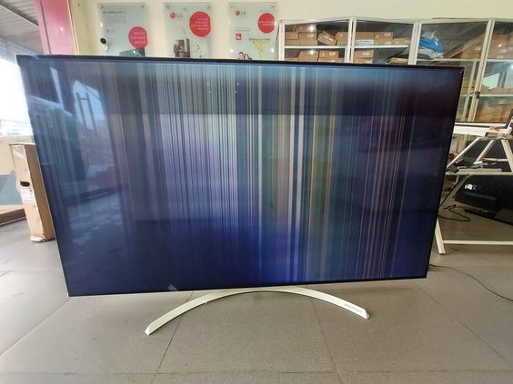 Thay Màn Hình Tivi TCL Bị Vỡ Giá Bao Nhiêu