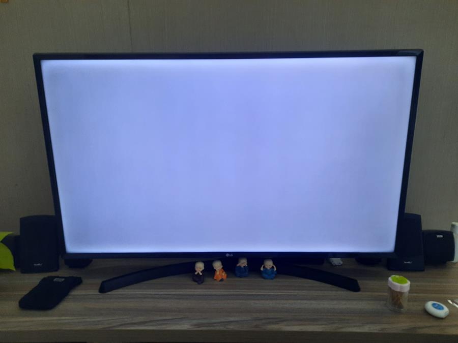 Tivi TCL Bị Trắng Màn Hình