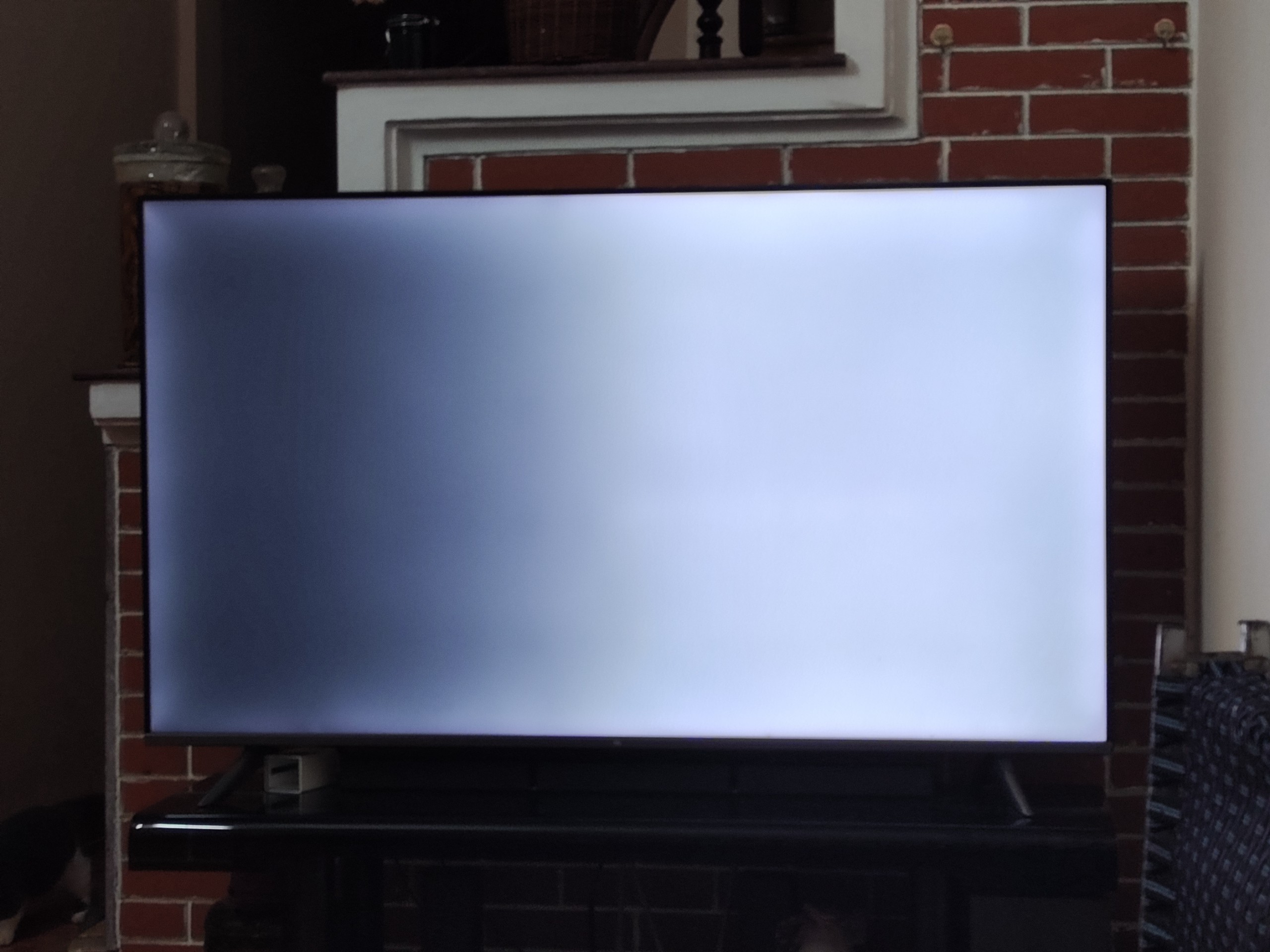 Tivi Xiaomi Bị Trắng Màn Hình Là Bị Làm Sao?