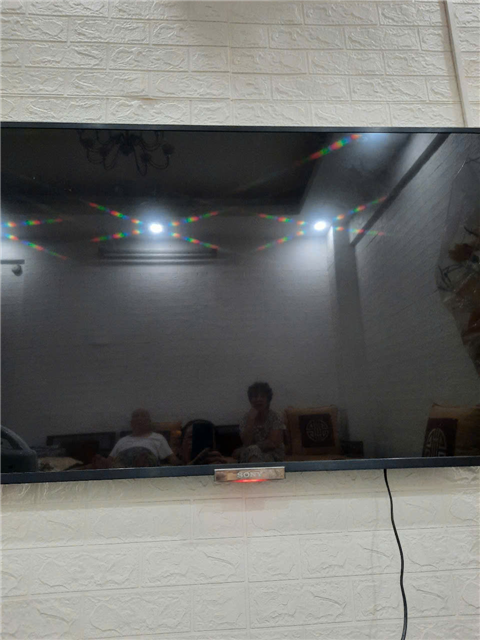 Có Nên Bóc Miếng Dán Màn Hình Tivi
