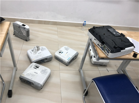 Sửa Máy Chiếu Hisense Tại Hà Nội