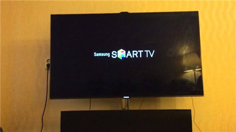 Tại Sao Tivi Samsung Tự Tắt Bật Lại?